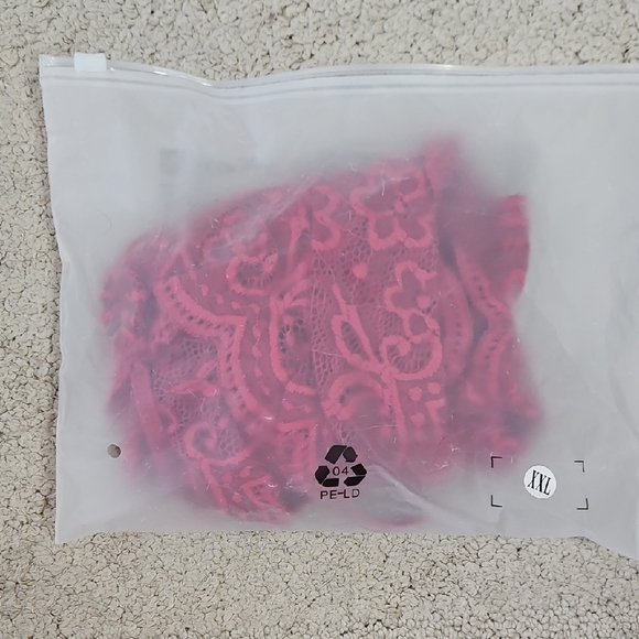 Elegant Seductive Red Scalloped Lace Teddy Bodysuit - Picture 12 of 12